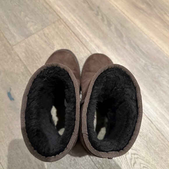 Womens Ugg® Classic Short Boot - Burnt Cedar - Size 9 - Picture 4 of 5